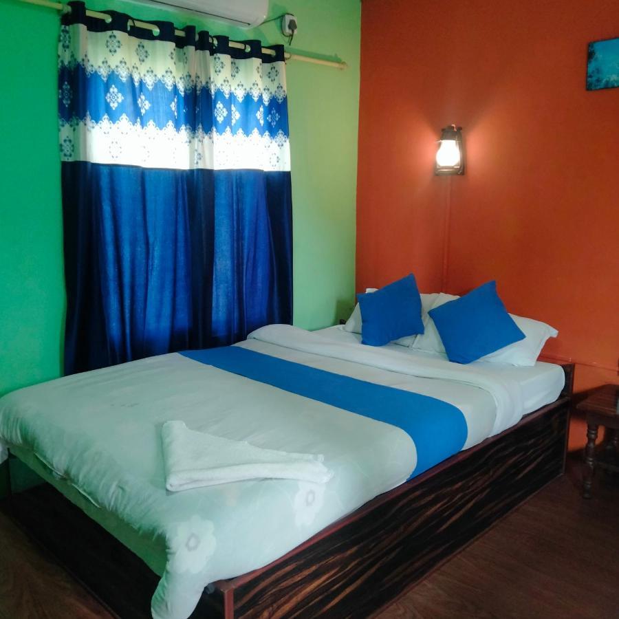 Hotel Tiger Tops Sauraha Eksteriør billede