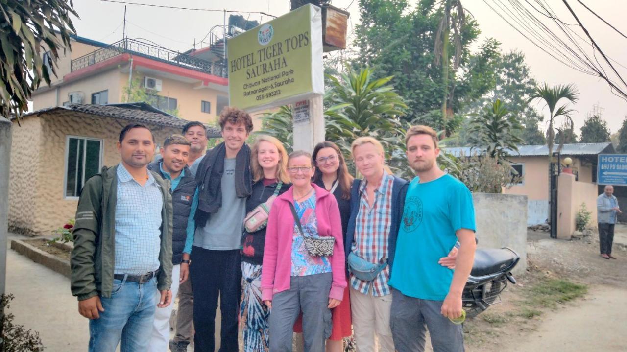Hotel Tiger Tops Sauraha Eksteriør billede